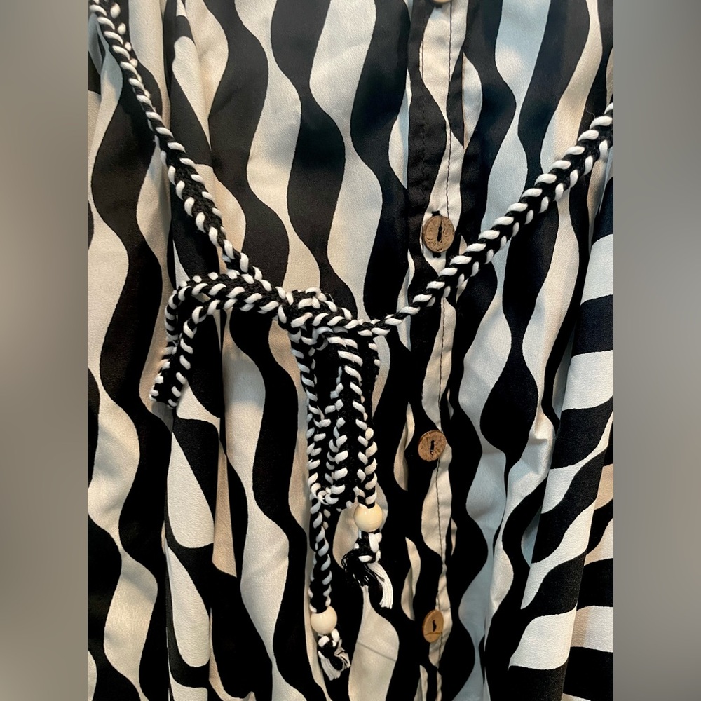 Black & White Pattern Dress - Picture 7 of 12